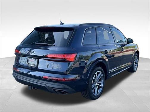 2025 Audi Q7 45 Premium Plus