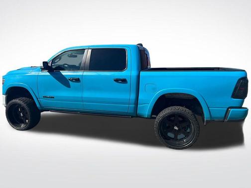 Bright White Clearcoat 2020 RAM 1500 Laramie