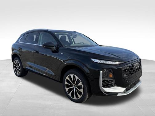 Mythos Black Metallic 2026 Audi Q3 S line