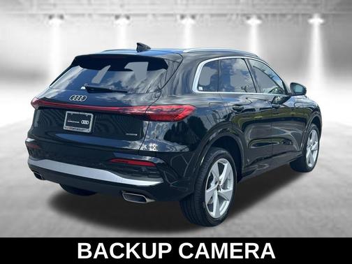 Mythos Black Metallic 2025 Audi Q5 Premium Plus TFSI quattro S tronic