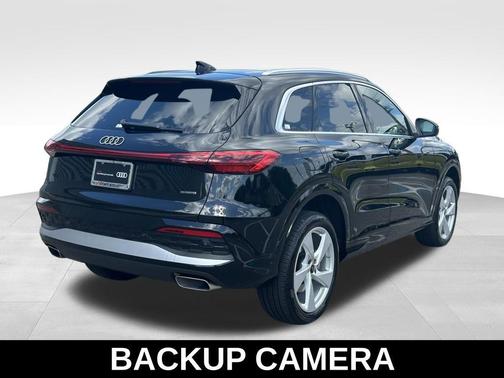 Mythos Black Metallic 2025 Audi Q5 Premium Plus TFSI quattro S tronic
