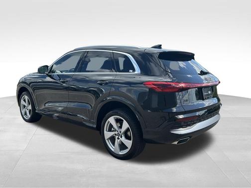 2025 Audi Q5 Premium Plus TFSI quattro S tronic