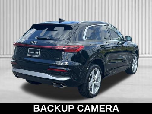 Mythos Black Metallic 2025 Audi Q5 Premium Plus TFSI quattro S tronic