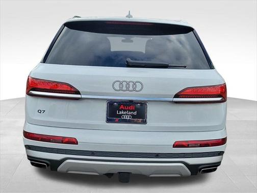 2025 Audi Q7 55 Premium Plus