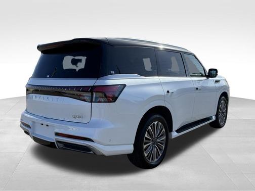 2025 INFINITI QX80 Luxe