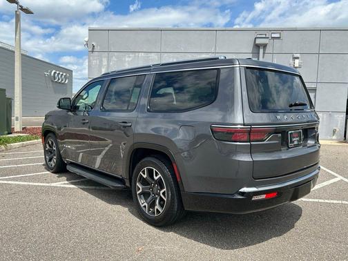 Baltic Gray Metallic Clearcoat 2024 Jeep Wagoneer Series III 4x4