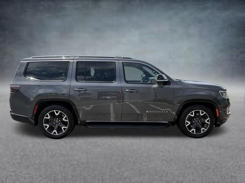 Baltic Gray Metallic Clearcoat 2024 Jeep Wagoneer Series III 4x4