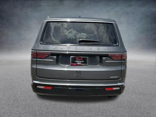Baltic Gray Metallic Clearcoat 2024 Jeep Wagoneer Series III 4x4