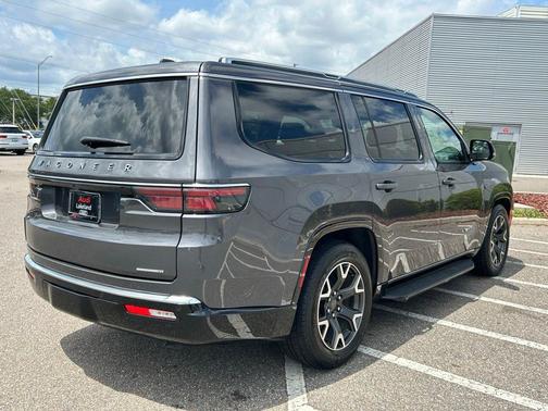 Baltic Gray Metallic Clearcoat 2024 Jeep Wagoneer Series III 4x4