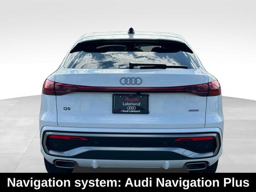 Glacier White Metallic 2025 Audi Q5 Premium Plus TFSI quattro S tronic