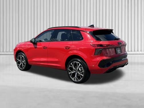 Progressive Red Metallic 2026 Audi Q3 TFSI quattro S tronic