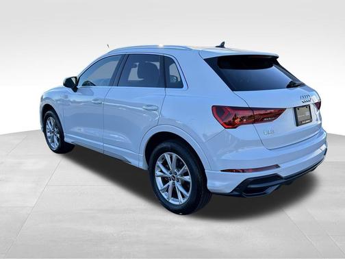 2021 Audi Q3 45 S line Premium