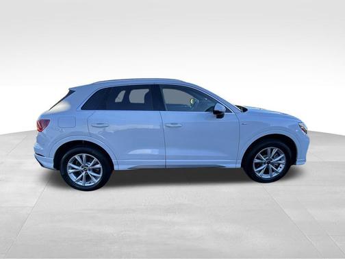 2021 Audi Q3 45 S line Premium