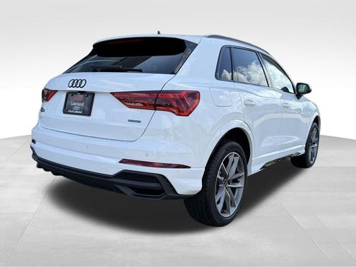 2025 Audi Q3 Premium 45 TFSI S line quattro Tiptronic