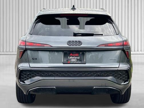 Daytona Gray Pearl Effect 2026 Audi Q3 TFSI quattro S tronic
