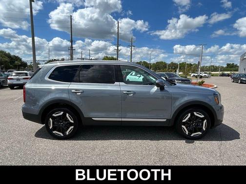 Everlasting Silver 2025 Kia Telluride S