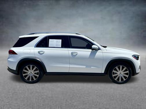 White 2024 Mercedes-Benz GLE 450 4MATIC