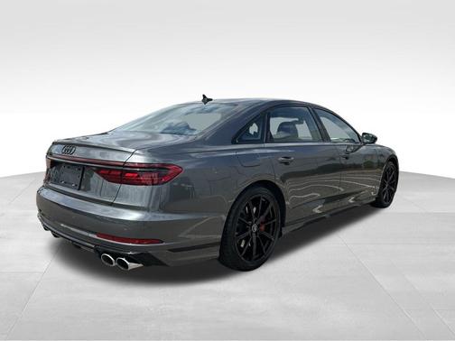 Daytona Gray Pearl 2023 Audi S8 4.0T