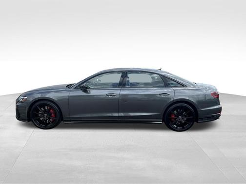Daytona Gray Pearl 2023 Audi S8 4.0T