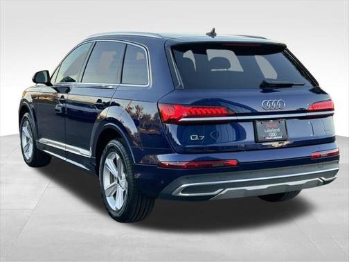 2024 Audi Q7 45 Premium Plus