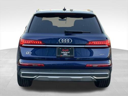 2024 Audi Q7 45 Premium Plus