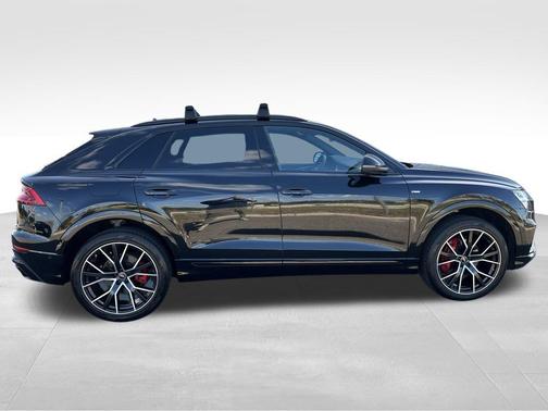 2022 Audi Q8 55 Premium Plus