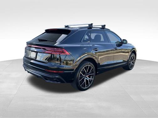 2022 Audi Q8 55 Premium Plus