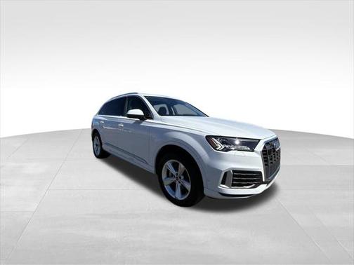 2024 Audi Q7 45 Premium Plus