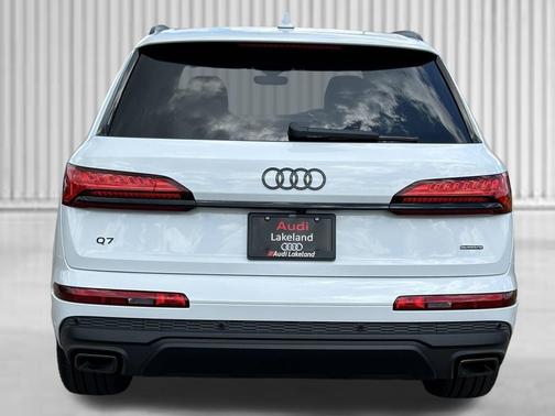 Glacier White Metallic 2026 Audi Q7 45 Premium