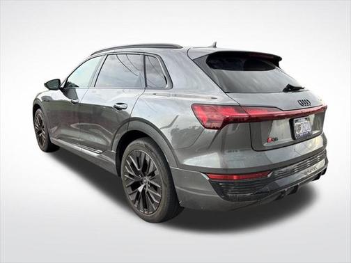 2024 Audi Q8 e-tron Prestige