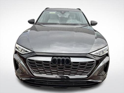 2024 Audi Q8 e-tron Prestige