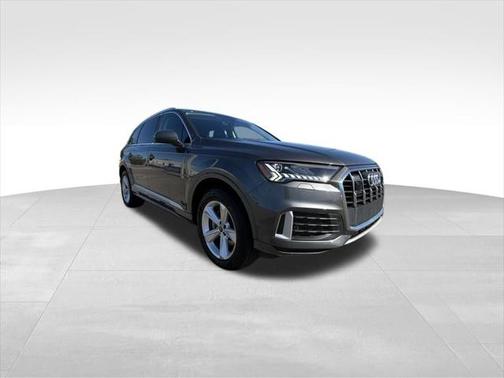2024 Audi Q7 45 Premium Plus