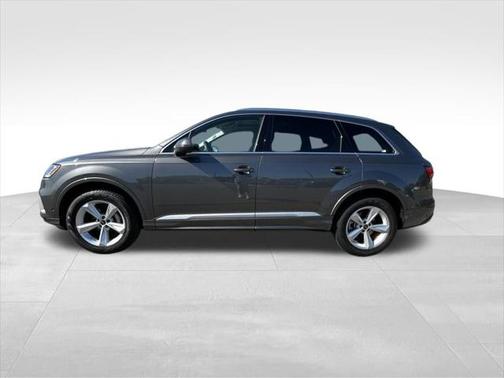 2024 Audi Q7 45 Premium Plus