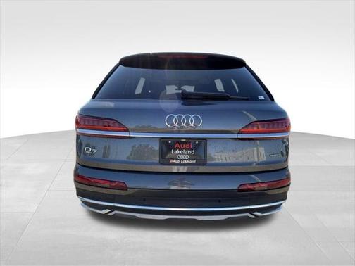 2024 Audi Q7 45 Premium Plus