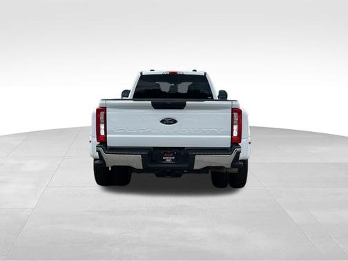 Oxford White 2025 Ford F-350 XLT
