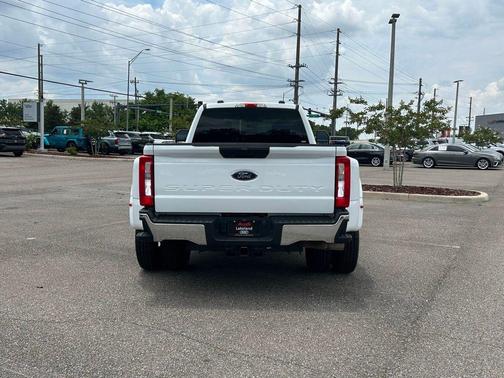 Oxford White 2025 Ford F-350 XLT