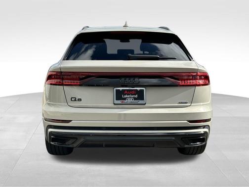 2022 Audi Q8 55 Premium Plus