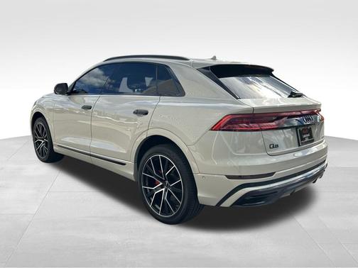 2022 Audi Q8 55 Premium Plus