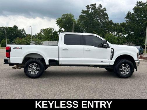 Oxford White 2024 Ford F-250 Lariat