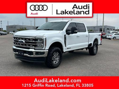 Oxford White 2024 Ford F-250 Lariat