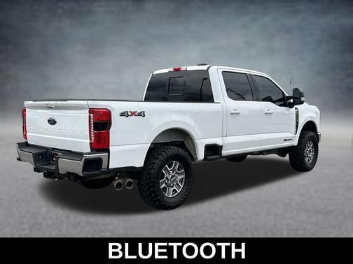 Oxford White 2024 Ford F-250 Lariat