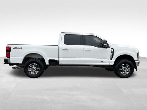 Oxford White 2024 Ford F-250 Lariat