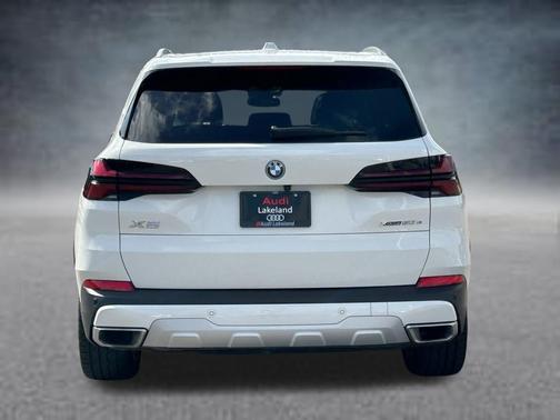 Alpine White 2025 BMW X5 PHEV xDrive50e
