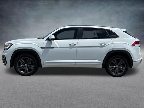 Pure White 2021 Volkswagen Atlas Cross Sport 3.6L V6 SE w/Technology R-Line