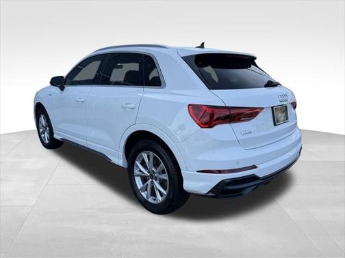 2022 Audi Q3 45 S line Premium