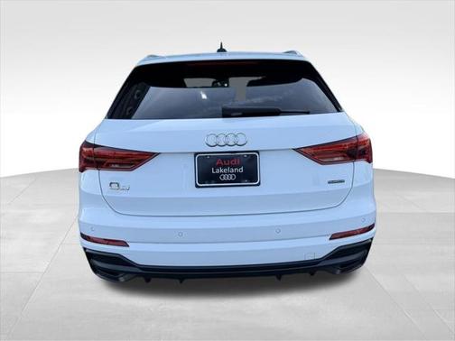 2022 Audi Q3 45 S line Premium