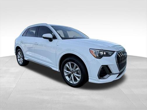 2022 Audi Q3 45 S line Premium