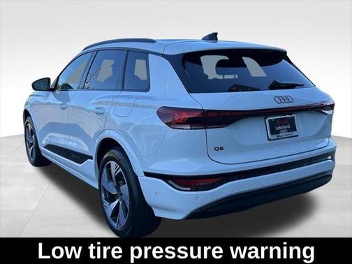 2025 Audi Q6 e-tron Premium Plus quattro