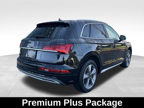2022 Audi Q5 40 Premium Plus
