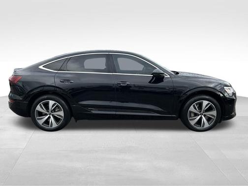 2024 Audi Q8 e-tron Premium Plus